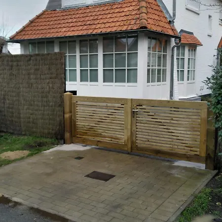 Villa Detached Holiday In A Quiet Neighbourhood Near The Centre And The Beach Coxyde